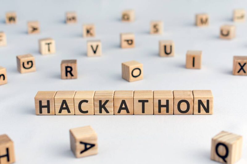 jeux de lettres qui forment le mot hackaton, organisé par Torus Actions en juin 2022